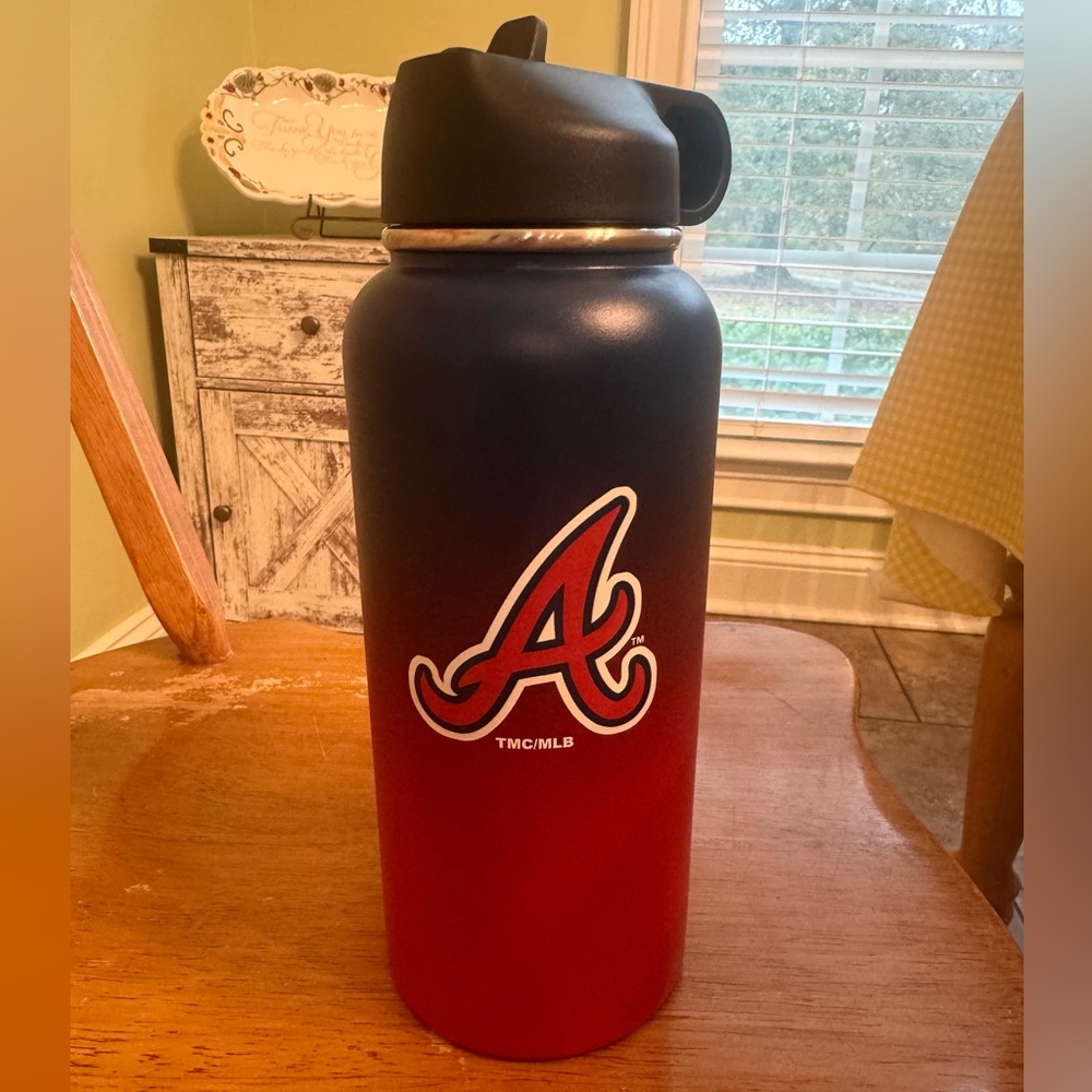 Atlanta Braves insulated bottle